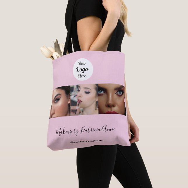 Bolsa Tote Estúdio de Maquiagem com Logo em Rotulo Rosa Foto  (Close Up)
