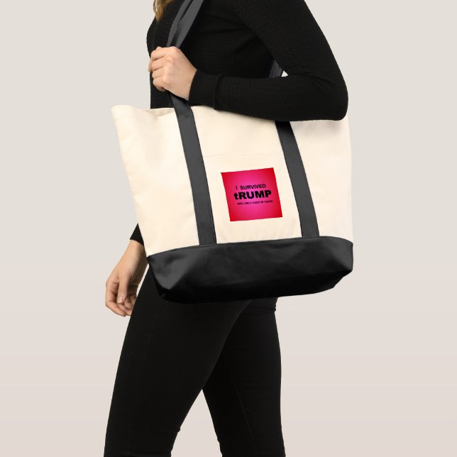 Bolsa Tote Eu Sobrevivi a tRUMP (Frente (produto))