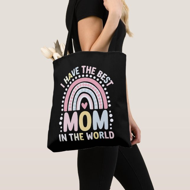 Bolsa Tote Eu Tenho A Melhor Mãe Do Mundo Boho Arco-Íris (Close Up)