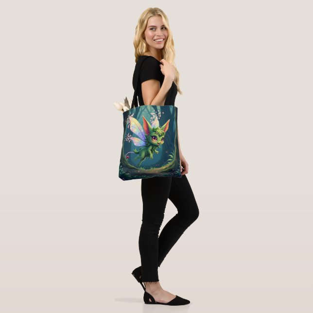Bolsa Tote Fada Encantada – Sprite da Floresta Mágica  (No(a) Modelo)