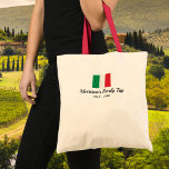 Bolsa Tote Família Correspondente Itália Trip Sinalizador Ita<br><div class="desc">Viajar para a Itália com sua família ou um grupo de viagem? Então, este saco de tote é perfeito - design apresenta a bandeira italiana e duas linhas de texto personalizado. Adicione seu nome de família ou grupo, data de férias ou qualquer texto personalizado. Simples e clássico - o perfeito...</div>