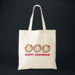 Bolsa Tote Feliz Hanukkah Chanukah Jelly Rosquinha Doughnut<br><div class="desc">Apresenta uma ilustração original de uma rosquinha de gelatina tocada com açúcar em pó. Perfeito para Hanukkah! Não vê o que está procurando? Precisa de ajuda para a personalização? Entre em contato com Rebecca para ter algo projetado só para você.</div>