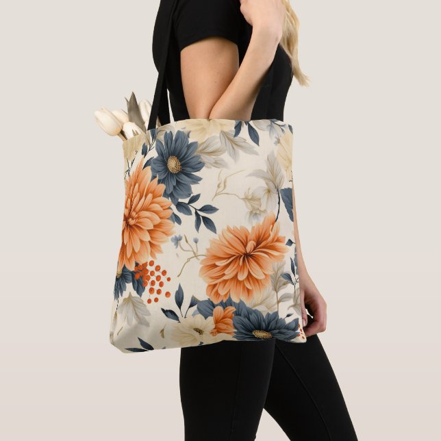 Bolsa tote floral com grandes flores laranja e azu (Close Up)