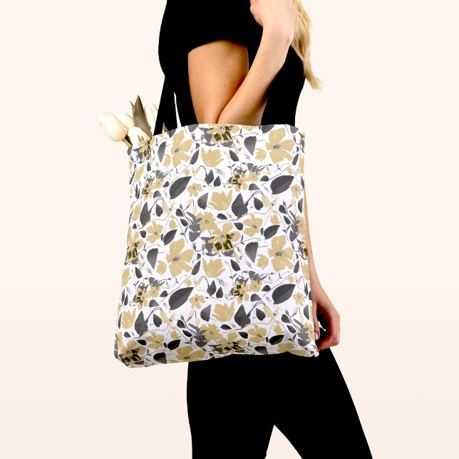 Bolsa Tote Flores de Cinza Amarelo Clematis Vine Comprando (Clematis Flowering Vine Yellow Gray Tote Bag from Studio Posies.)