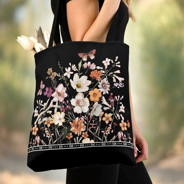 Bolsa Tote Flores Selvagens Presas Algodão Monograma Preto (Pressed Wildflowers Cottagecore Monogram Black Tote Bag)