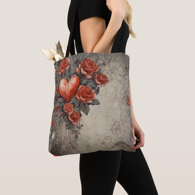 BOLSA TOTE FLÔRES VERMELHAS E CORAÇÕES DE SANTO VALENTIM COM  (Close Up)