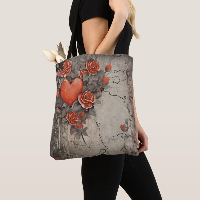 BOLSA TOTE FLÔRES VERMELHAS E CORAÇÕES DE SANTO VALENTIM COM  (Close Up)