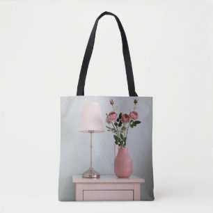 Bolsa Tote Flowers Pale Pink Roses on Nightstand