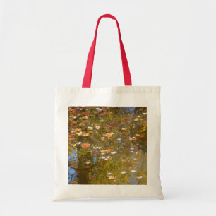 Bolsa Tote Folhas de outono e Reflexão de Fluxo em Greenbelt