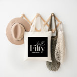 Bolsa Tote Fotografia mínima moderna de 50 anos<br><div class="desc">Pequeno e moderno mochila de presente de aniversário preto e branco. Parte de uma coleção contemporânea.</div>