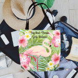 Bolsa Tote Frota Tropical Flamingo Cor-de-rosa Frota Meninas<br><div class="desc">O design de saco de tote de estilo tropical apresenta um flamingo cor-de-rosa enquadrado com um padrão no estilo da ilha havaiana de flores vibrantes, cor-de-rosa, amarelas e brancas hibiscus e um fundo verde de folha de palma. Personalize o texto personalizado do script para o fim de semana, nome ou...</div>