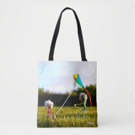 Bolsa Tote Fubby's die samen spelen met een vlieger.