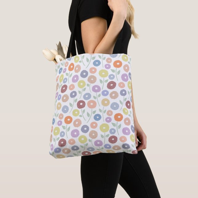 Bolsa Tote Fuzzy Flower Rpt Pattern Pastels on White (Close Up)