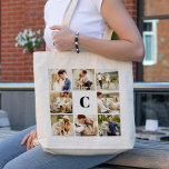 Bolsa Tote Galeria Monograma de 8 Fotos Personalizadas<br><div class="desc">Personalize este design com 8 das suas fotos favoritas e um monograma na sua cor favorita. Uma mistura perfeita de estilo e sentimentalidade. Ideal para presentes ou uso diário.</div>