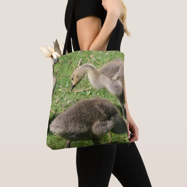 Bolsa Tote Gansos na grama (Close Up)