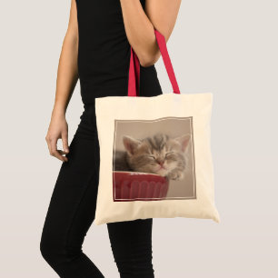 Bolsa Tote Gatinho que dorme em uma bacia
