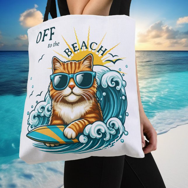 Bolsa Tote Gato Legal de Verão na Praia de Surfe (Tote bag featuring a cute kitty with sunglasses on a surf board on the waves and a warm summer sun.)