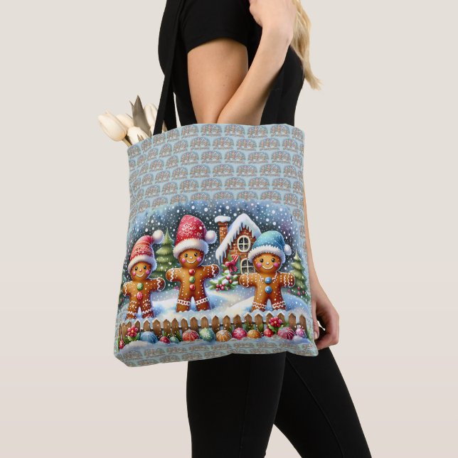 Bolsa Tote Gingerbread Family Snowy Christmas Scene (Close Up)