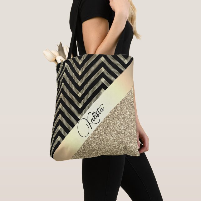 Bolsa Tote Glittery Dourada e Black Chevron Personalizado (Close Up)