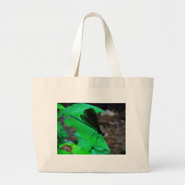 Bolsa Tote Grande Damselfly azul em uma folha verde. (Frente)