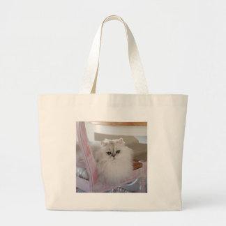 Bolsa Tote Grande Gato Persa Branco numa Cadeira Rosa