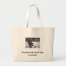 Homem e cinza na bicicleta em Inglaterra,