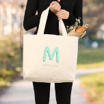 Bolsa Tote Grande Nome Personalizado 3D do Modern Cut Fun Monograma<br><div class="desc">Saco de monogramas bonitos com seu nome personalizado como uma inicial de sombra em turquesa brilhante e lacaio. Moderno,  minimalista,  simples e divertido,  esta design movida pela tipografia dá um legal dom personalizado!</div>