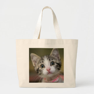 Bolsa Tote Grande Um gatinho bonito com olhos verdes