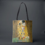Bolsa Tote Gustav Klimt O Beijo Vintage Art Nouveau Painting<br><div class="desc">Gustav Klimt The Kiss Vintage Art Nouveau Painting The Kiss (Em alemão: Der Kuss) foi pintado pelo pintor simbolista austríaco Gustav Klimt entre 1907 e 1908, ponto alto de seu período de Ouro, quando pintou várias obras em estilo semelhante. A pintura é amplamente considerada uma obra-prima do início do período...</div>
