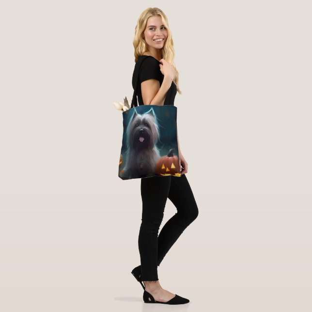 Bolsa Tote Halloween Skye Terrier Com Pumpkins Assustado (No(a) Modelo)