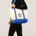 Bolsa Tote Hanukkah arco-íris<br><div class="desc">Rode seu Chanucá com esta camisa de hanukkiah multicolorido. Fest Hanukkah,  Shari Pedowitz,  2019,  artistshari.com. Shari Pedowitz Artístico Empire LLC. Todos os direitos reservados.</div>