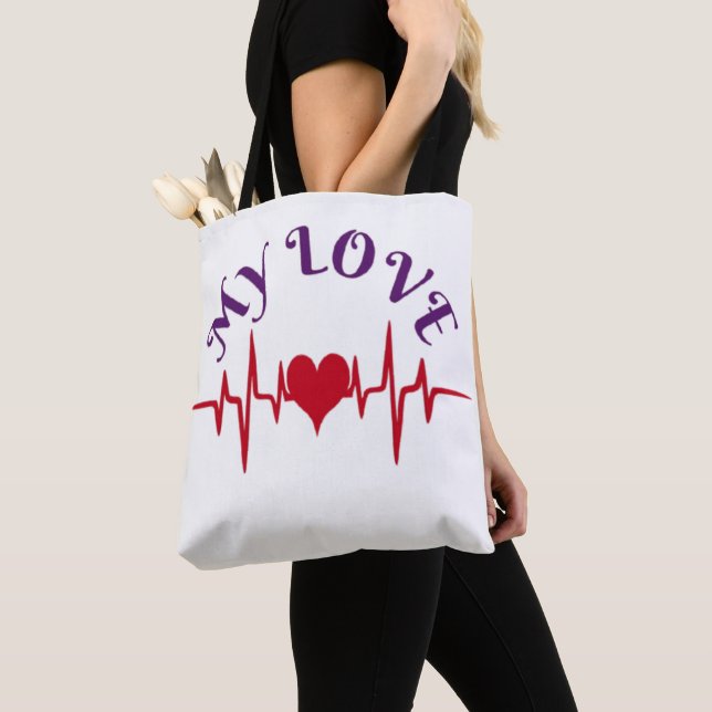 Bolsa Tote Heartbeat Love – Minimalist Romantic Design (Close Up)