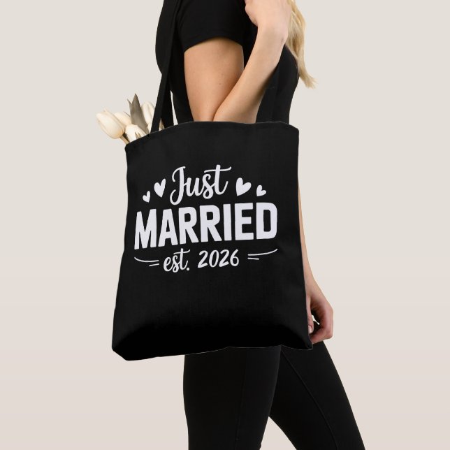 Bolsa Tote Just Married Est 2026 Wedding Party Wife Husband (Close Up)