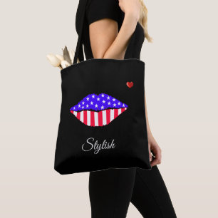 Bolsa Tote Lábios com bandeira americana estilosa e caligrafi