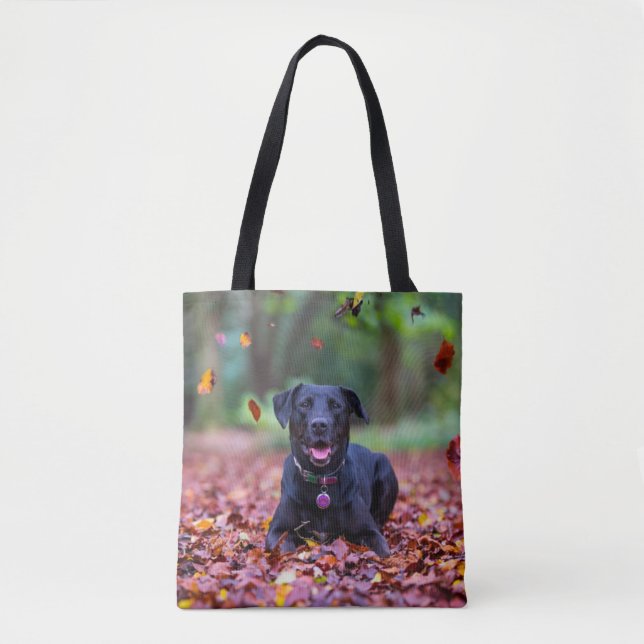 Bolsa Tote Labrador Negro Em Folhas De outono (Frente)