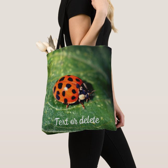 Bolsa Tote Ladybug No Folha Fechar Personalizado (Close Up)