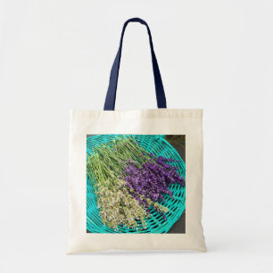 Bolsa Tote Lavanda em uma cesta