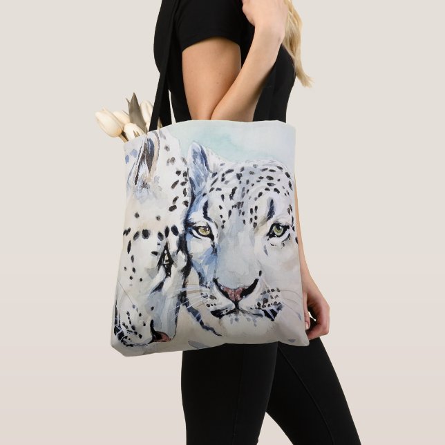 Bolsa Tote Leopardos de neve da aguarela que Nuzzling (Close Up)