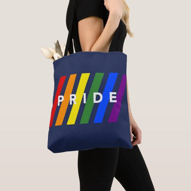 Bolsa Tote LGBTQ PRIDE Diagonal Rainbow Stripes em azul Marin (Close Up)