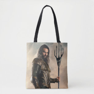 Bolsa Tote Liga da Justiça Aquaman no campo de batalha