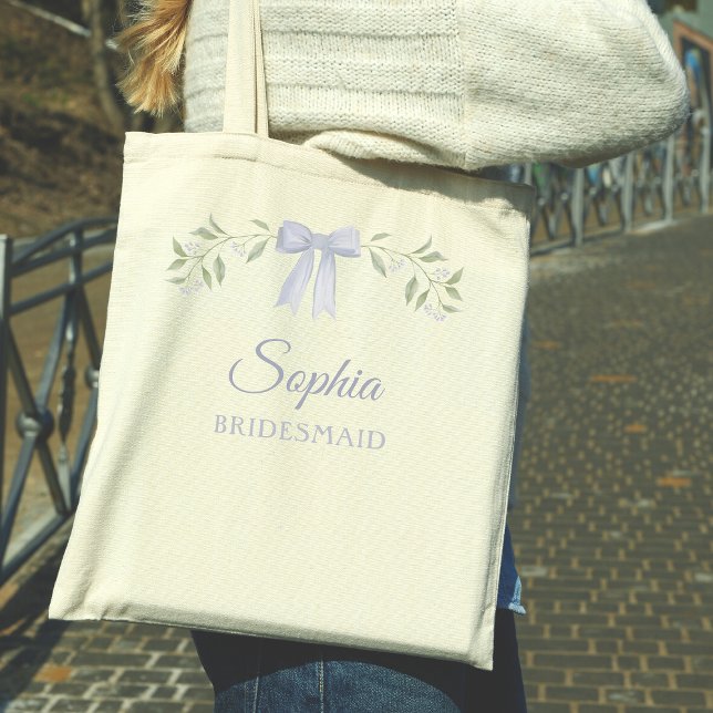 Bolsa Tote Lindo Laço Azul Poeira Elegante Convite para Damas (Personalized bridesmaid tote with elegant floral design and bow. Perfect for a bridesmaid proposal!)