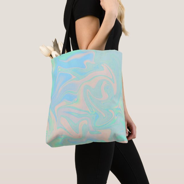 Bolsa Tote Liquid faux holographic iridescent texture (Close Up)