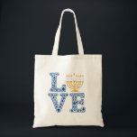 Bolsa Tote Love Hanukkah Jewish Holiday Menorah<br><div class="desc">Chanucá judeu,  amor de Menorah,  feriado judeu,  Chanucá menorah,  tradições judaicas,  Festival de Luzes,  Amor em Chanucá,  design de Menorah,  espírito de feriado judeu,  arte de amor judeu</div>