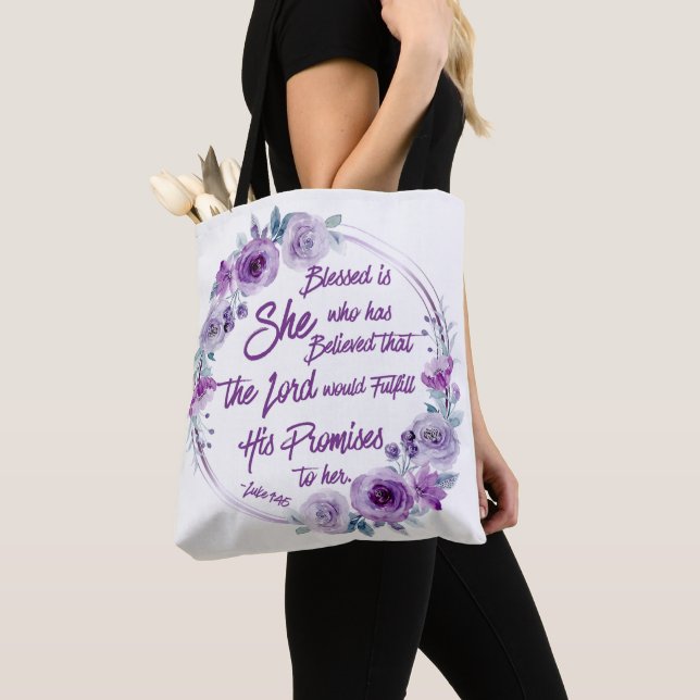 Bolsa Tote Luke 1:45 Abençoada é Ela Purple Floral (Close Up)