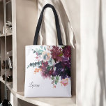 Bolsa Tote Luxurioso Watercolor Floral da Borgonha com Nome<br><div class="desc">Uma ideia de presente de excelente para madrinhas ou outros membros da sua festa de casamento,  esta design apresenta um buquê de aquarela luxuosa de florais escuros em roxo,  beringela roxa,  rosa profunda,  rosa,  bege,  verde e verde. Um modelo de texto está incluído para você personalizar com um nome.</div>