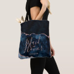 Bolsa Tote Madrinha de casamento Azul e Rosa Dourado Agate Ma<br><div class="desc">Design marinho Azul e Rosa Dourado Marble Agate God, com fontes modernas e Script. Trendy e Chic Wedding Madrinha de casamento Tote Bag! Veja meu compro para ver a suíte de casamento inteira para este design!</div>