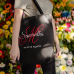 Bolsa Tote Madrinha de casamento de monograma branco e Rico v<br><div class="desc">Um monograma personalizado feminino com um script de caligrafia de rico emparelhado em vermelho e branco sobre fundo preto de cor sólida. Crie o seu bonito por cima das malas de impressão como obrigado que você dá para a sua madrinha de casamento e as damas de honra. Personalize as cores...</div>