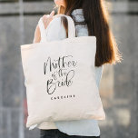 Bolsa Tote Mãe da Caligrafia Simples de Casamento da Noiva<br><div class="desc">A Mãe da Bag da Caligrafia Simples de Casamento da Noiva apresenta caligrafia divertida e bonito,  junto com a mãe do nome da noiva.</div>