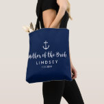 Bolsa Tote Mãe da Noiva Personalizada de Casamento de Âncora<br><div class="desc">Surpreenda a Mãe da Noiva com este saco de tota personalizado com um design náutico com uma âncora branca colocada sobre um fundo marinho. Personalize adicionando seu nome e sua data de casamento. Excelente para os bens essenciais do casamento: maquiagem, calçados e roupas extras, água, etc. O saco perfeito para...</div>