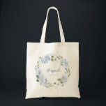 Bolsa Tote Mala de tote floral azul-poeirento personalizado<br><div class="desc">Nome moderno do roteiro com aquarela floral em azul empoeirado e verde-sábio,  bonitinho e personalizado Sacos de Tote da Bridesmaid para presentes de noivas.</div>